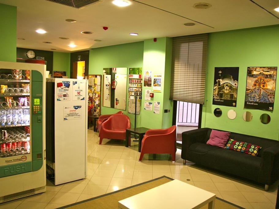 Alternative Creative Youth Hostel Барселона Экстерьер фото